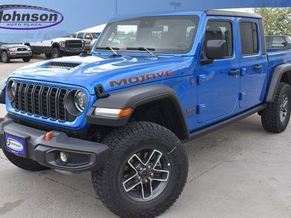 New 2025 Jeep Gladiator Mojave w/ Convenience Group