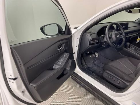 Used 2025 Honda Accord Sport image 10