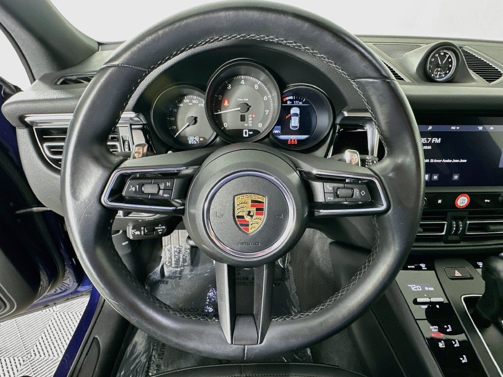 Used 2023 Porsche Macan AWD/4WD image 11