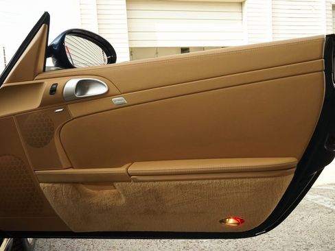 Used 2010 Porsche Cayman S image 19