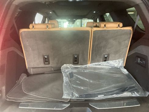 Used 2023 Cadillac Escalade Premium Luxury image 17