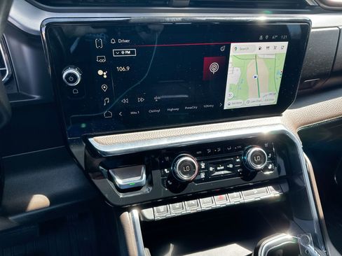 Used 2024 GMC Sierra 3500 Denali w/ Technology Package image 16