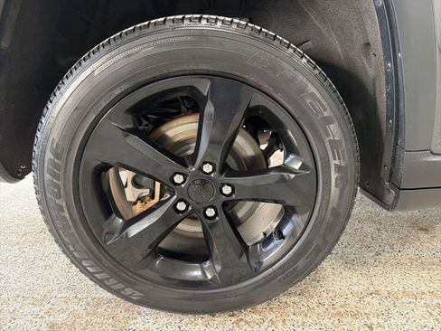 Used 2023 Jeep Grand Cherokee L Altitude image 38