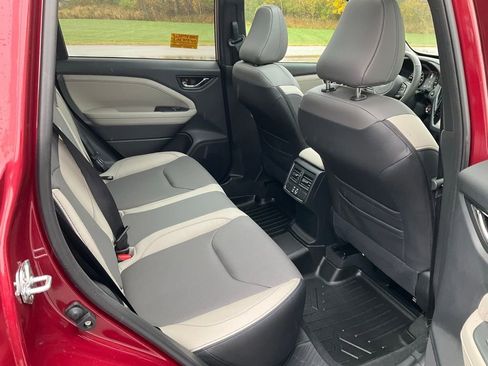 Used 2025 Subaru Forester Limited image 26