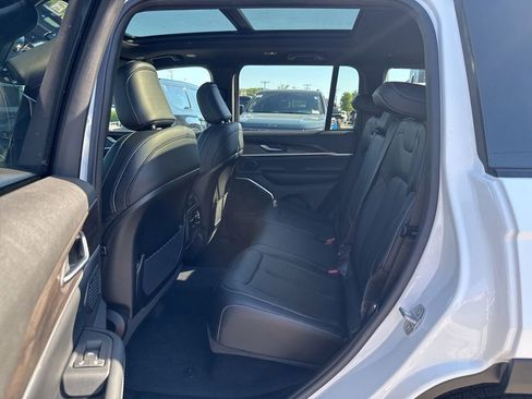 Used 2026 Jeep Grand Cherokee Limited w/ Limited Altitude Package AWD/4WD image 24