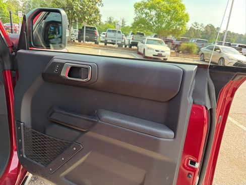 Used 2025 Ford Bronco Badlands AWD/4WD image 13