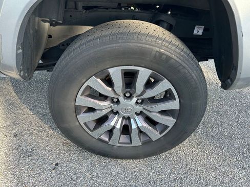 Used 2020 Toyota Tacoma Limited AWD/4WD image 10