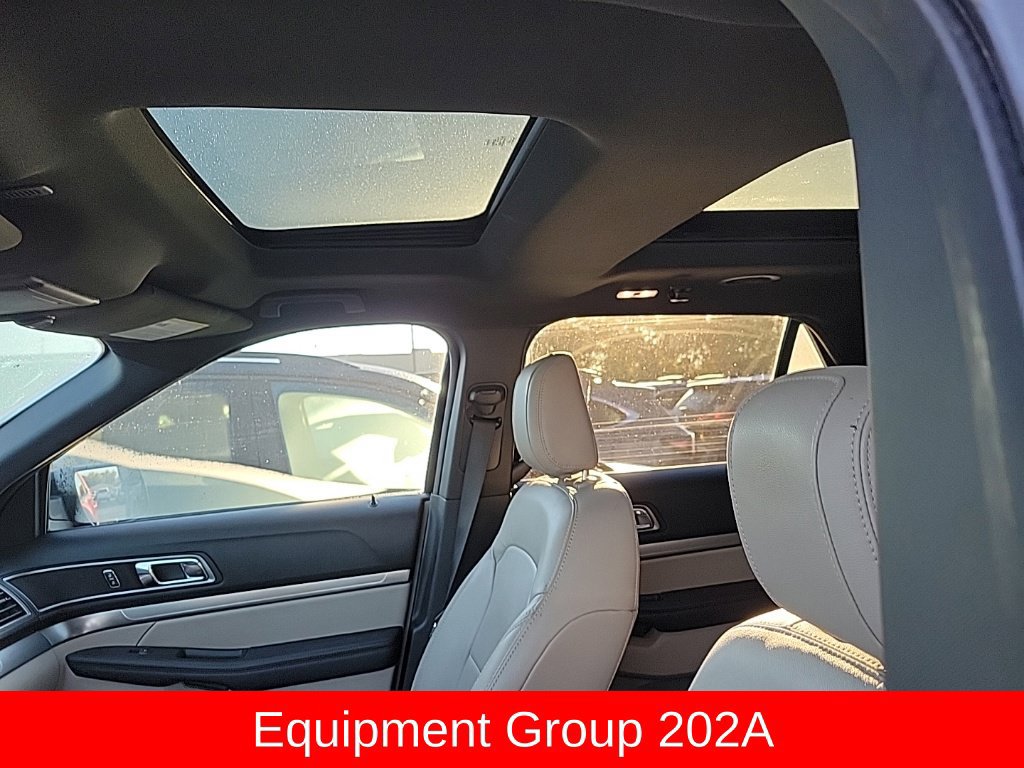 Used 2018 Ford Explorer XLT w/ Equipment Group 202A AWD/4WD image 8
