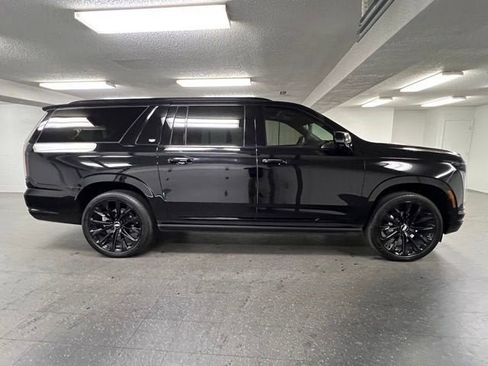 Used 2025 Cadillac Escalade ESV Premium Luxury w/ Touring Package AWD/4WD image 2
