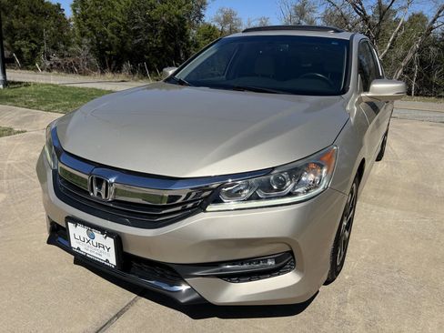 Used 2017 Honda Accord EX-L image 4