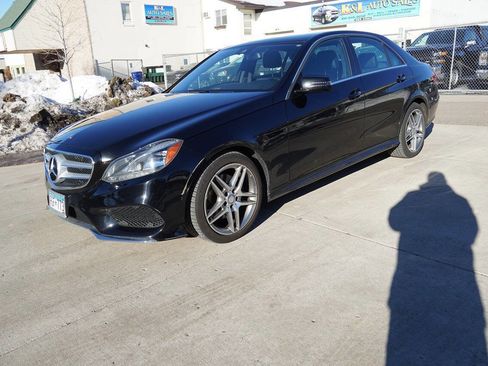 Used 2014 Mercedes-Benz E 350 4MATIC Sedan image 2