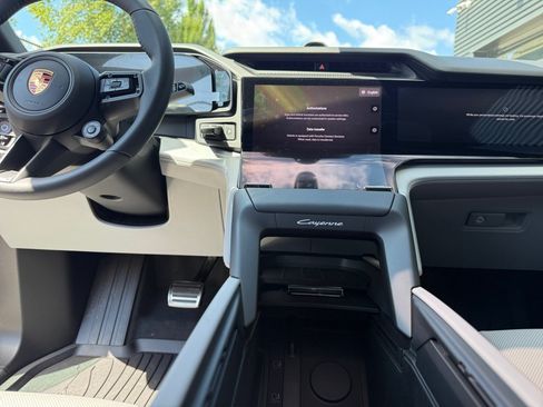 New 2026 Porsche Cayenne S AWD/4WD image 16