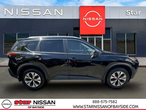 Certified 2022 Nissan Rogue SV w/ SV Premium Package AWD/4WD image 2