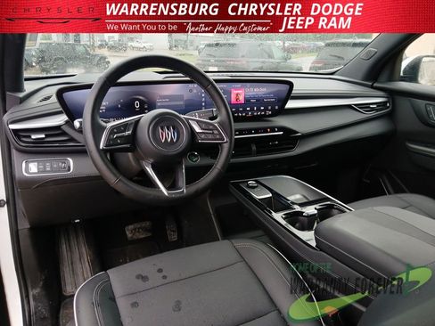 Used 2025 Buick Enclave Preferred AWD/4WD image 13