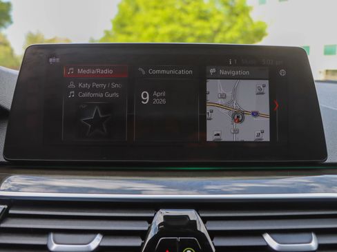 Used 2018 BMW 540i w/ Premium Package RWD image 39