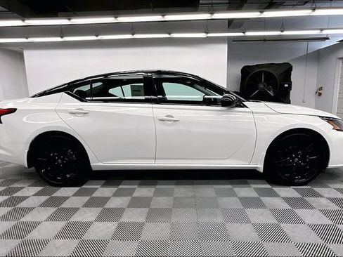 New 2026 Nissan Altima 2.5 SR w/ SR Midnight Edition Package FWD image 19