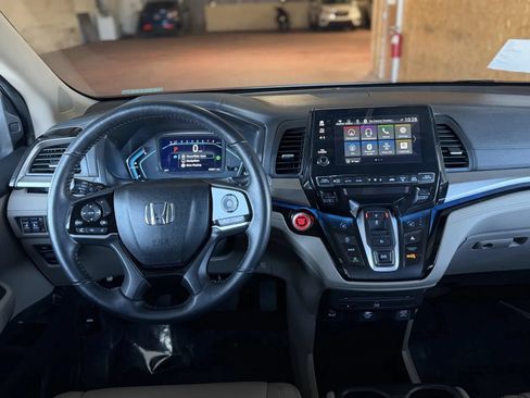 Used 2023 Honda Odyssey Touring image 23