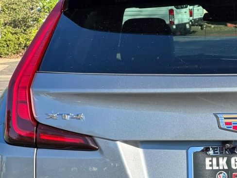 Used 2024 Cadillac XT4 Premium Luxury image 47