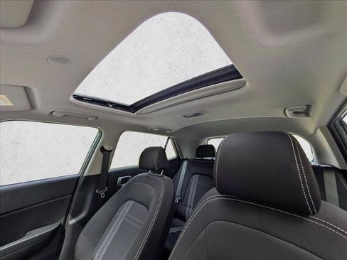 New 2026 Hyundai Venue SEL FWD image 17