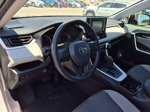 Used 2022 Toyota RAV4 XLE w/ Convenience Package FWD image 10