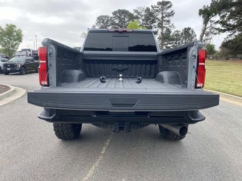 Used 2025 Chevrolet Silverado 2500 ZR2 w/ Technology Package image 7