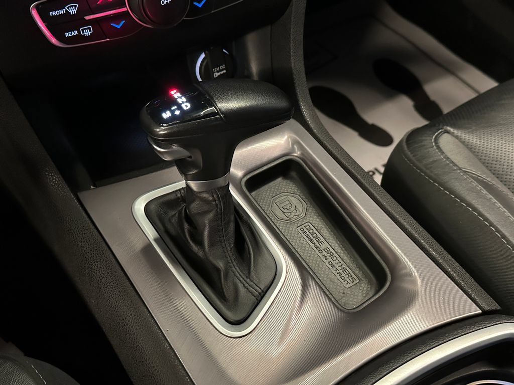 Used 2022 Dodge Charger SXT w/ Leather Interior Group RWD image 16