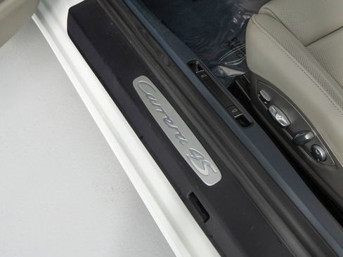 Certified 2017 Porsche 911 Carrera 4S image 21