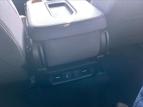 Used 2021 Chevrolet Silverado 1500 LT image 11