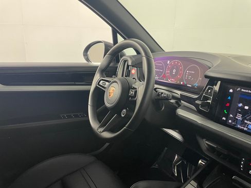 Used 2026 Porsche Cayenne S AWD/4WD image 12