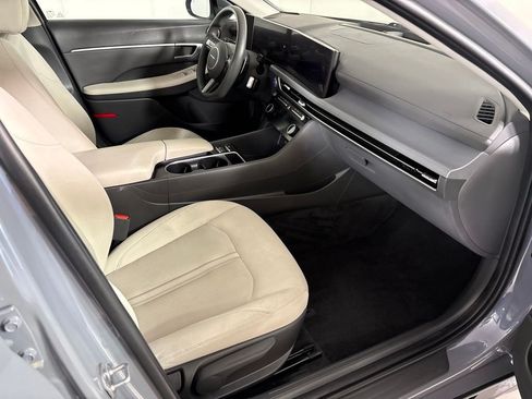 Used 2025 Hyundai Sonata SEL FWD image 16