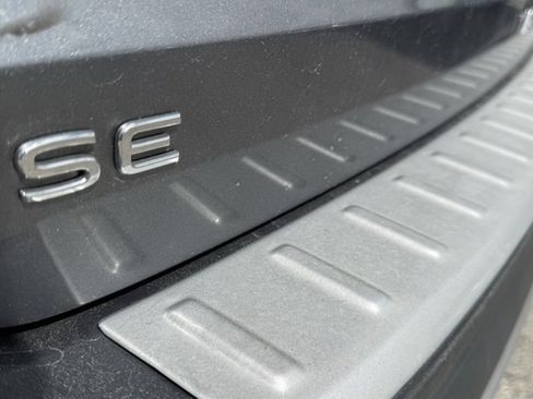 Certified 2023 Volkswagen Taos SE image 17