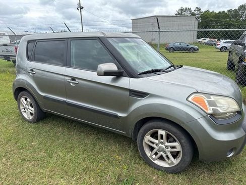 Used 2011 Kia Soul + w/ Audio Pkg FWD image 16