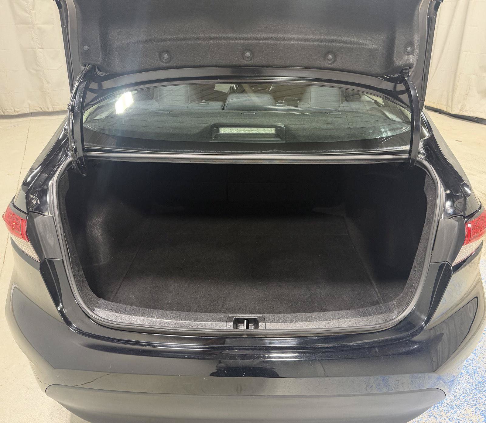Used 2023 Toyota Corolla LE FWD image 24