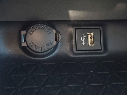 Used 2023 Toyota RAV4 XLE image 27