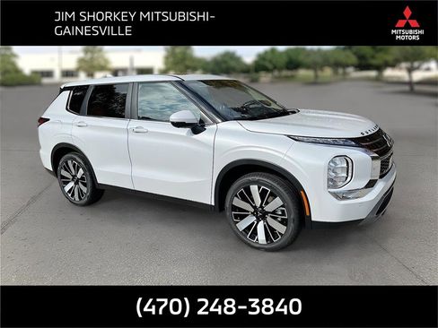 New 2025 Mitsubishi Outlander SE image 1