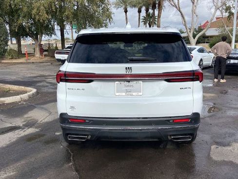 Used 2025 Buick Enclave Preferred image 5
