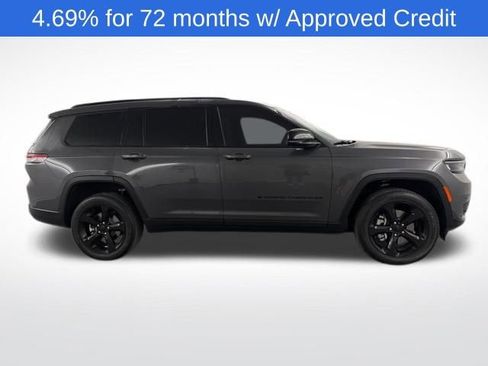 Used 2025 Jeep Grand Cherokee L Laredo image 11