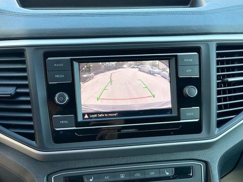 Used 2022 Volkswagen Atlas Cross Sport SE image 13