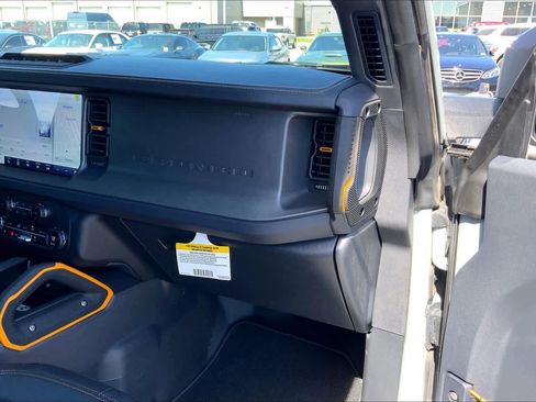 Certified 2024 Ford Bronco Badlands image 19