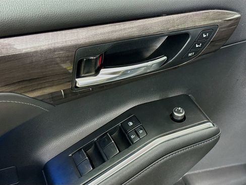 Certified 2022 Toyota Highlander Platinum image 17