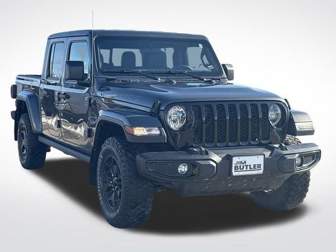 Used 2022 Jeep Gladiator Sport image 9