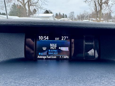 Used 2014 Toyota Sienna LE image 32