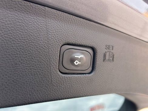 Used 2022 Ford Edge Titanium w/ Class II Trailer Tow Package image 26