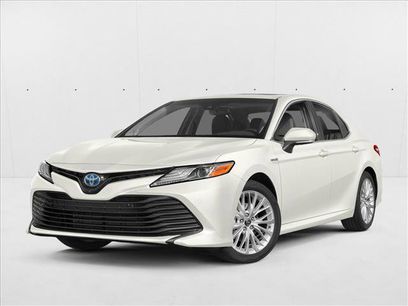 Used 2019 Toyota Camry SE w/ Sunroof Package
