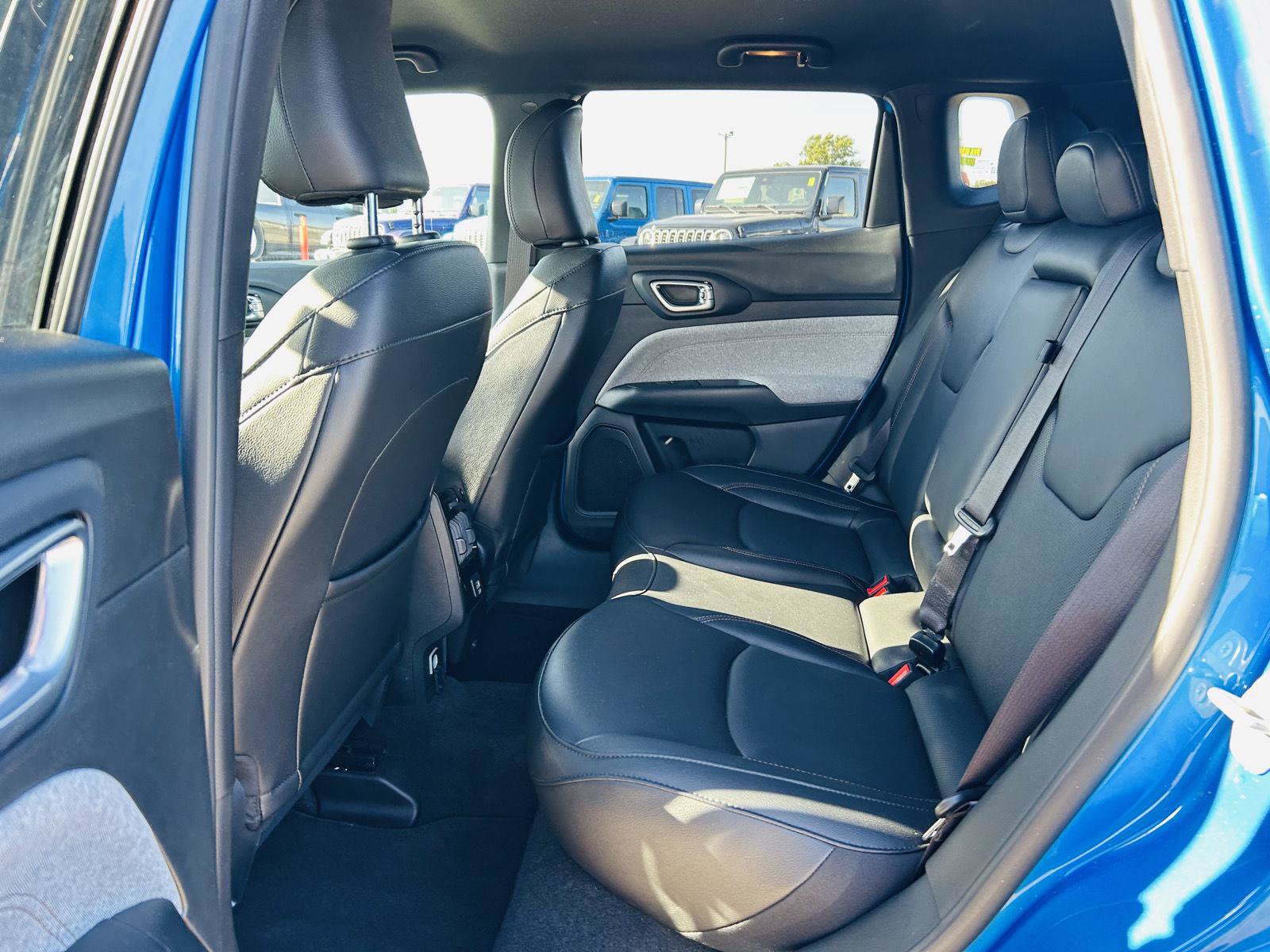 Used 2023 Jeep Compass Latitude AWD/4WD image 23