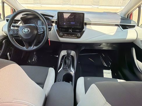 Used 2025 Toyota Corolla LE FWD image 12