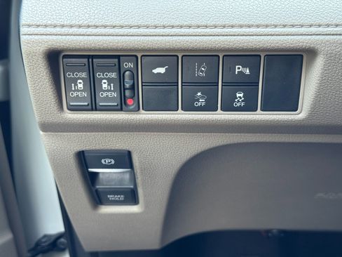 Used 2020 Honda Odyssey Touring image 18