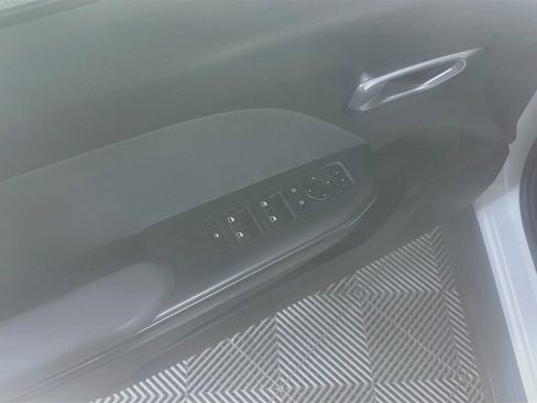 Used 2025 Kia K4 FWD image 15