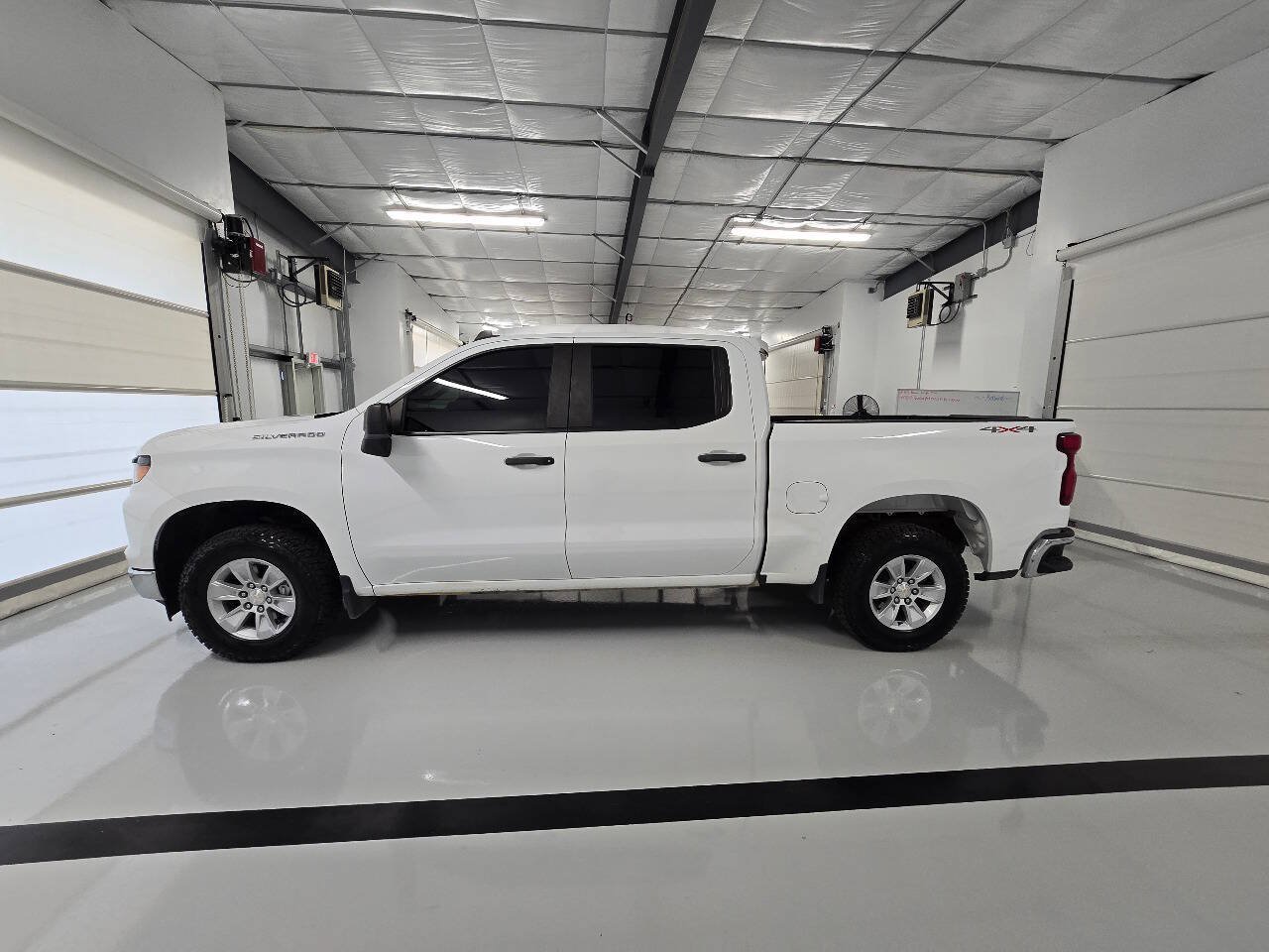 Used 2024 Chevrolet Silverado 1500 W/T w/ Trailering Package AWD/4WD image 6