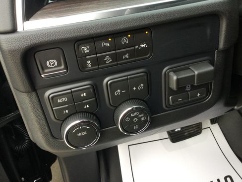 New 2026 Chevrolet Tahoe Z71 w/ Comfort Package AWD/4WD image 10